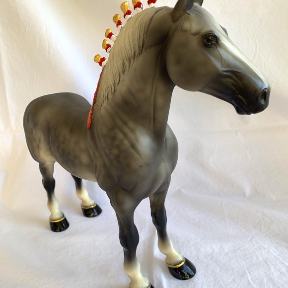 Peter Stone Draft Horse Dapple Gray w 14k Gold Accents Hooves, Bobs & Tail OOAK - Picture 4 of 13